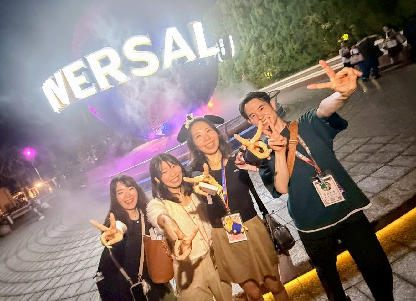 USJ夜の4人セルフィー